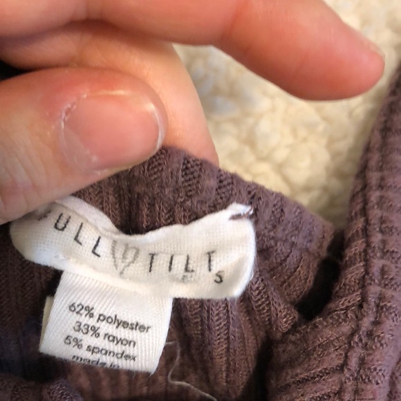 Purple crop top with tie detail on bust - Picture 2 of 2